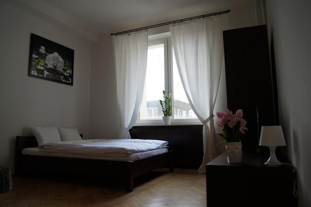 Krucza By Rental Apartments Warszawa Exteriör bild