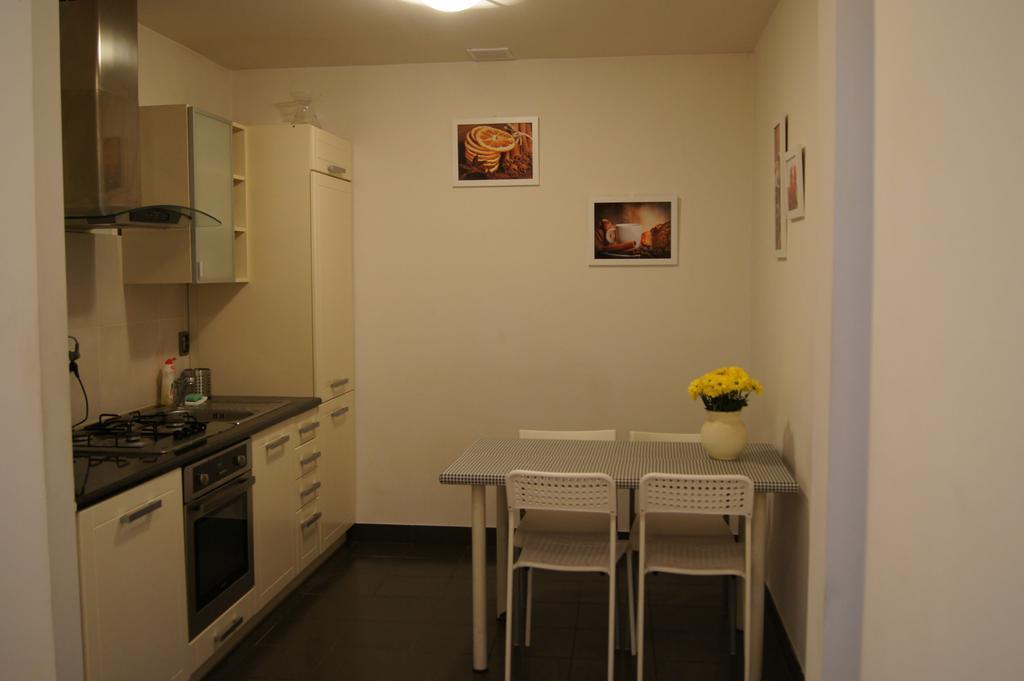 Krucza By Rental Apartments Warszawa Exteriör bild
