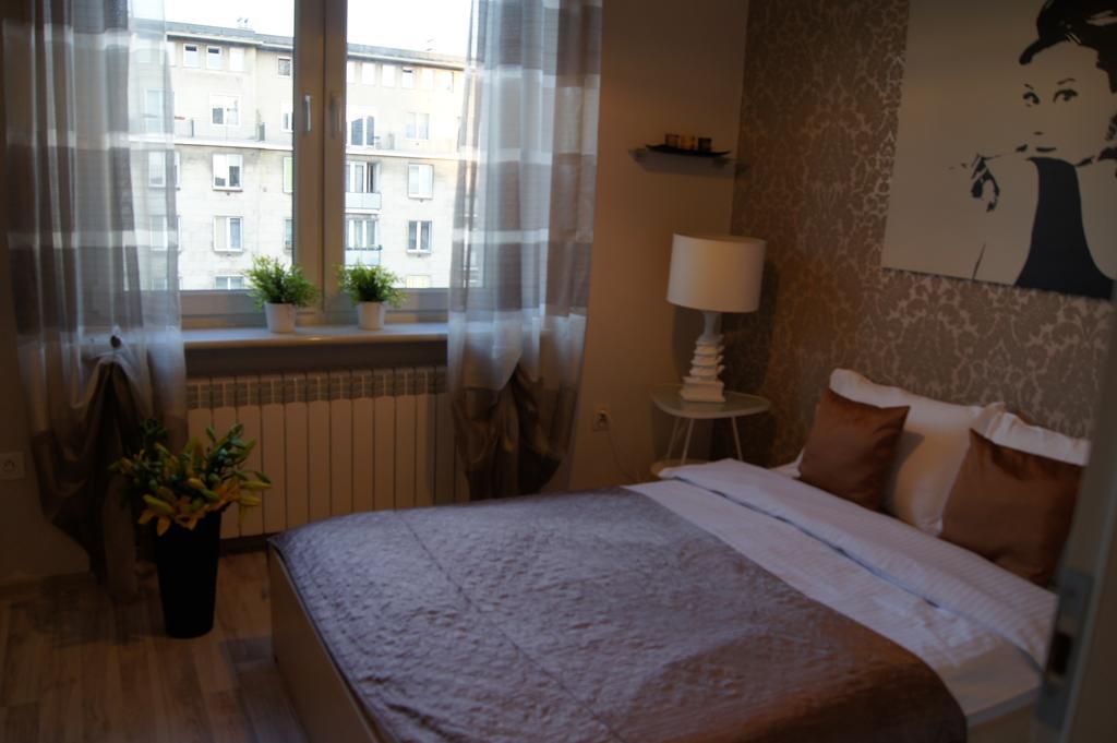 Krucza By Rental Apartments Warszawa Exteriör bild